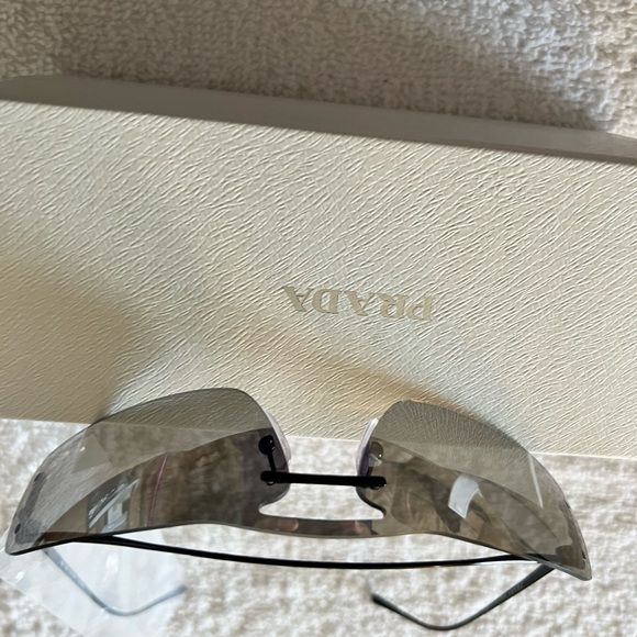 AUTHENTIC PRADA SUNGLASSES… 120 TEMPLE… NEW WITH TAGS… - Picture 5 of 13